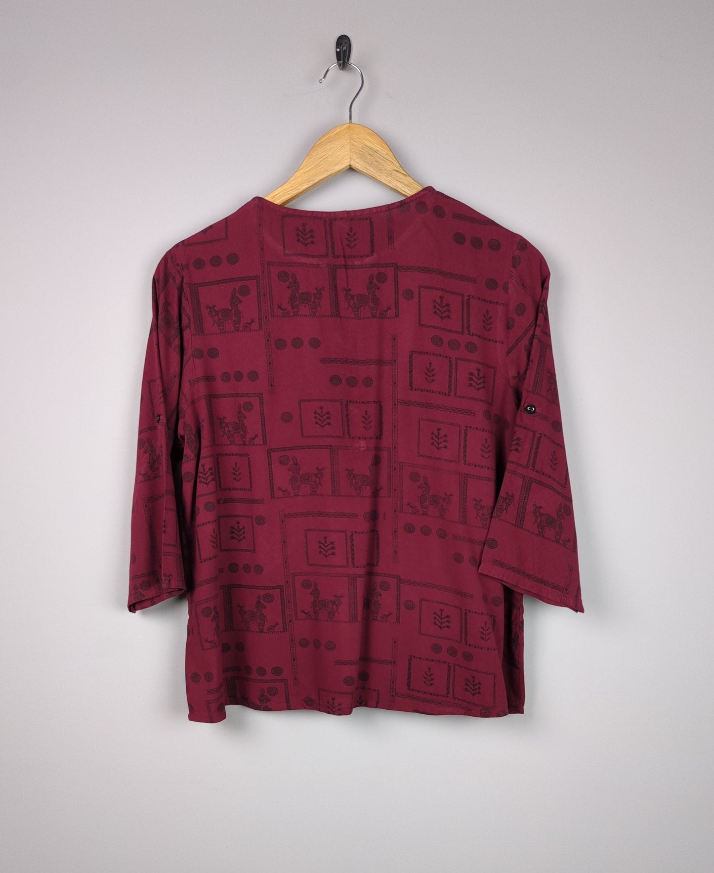 Maroon Motif