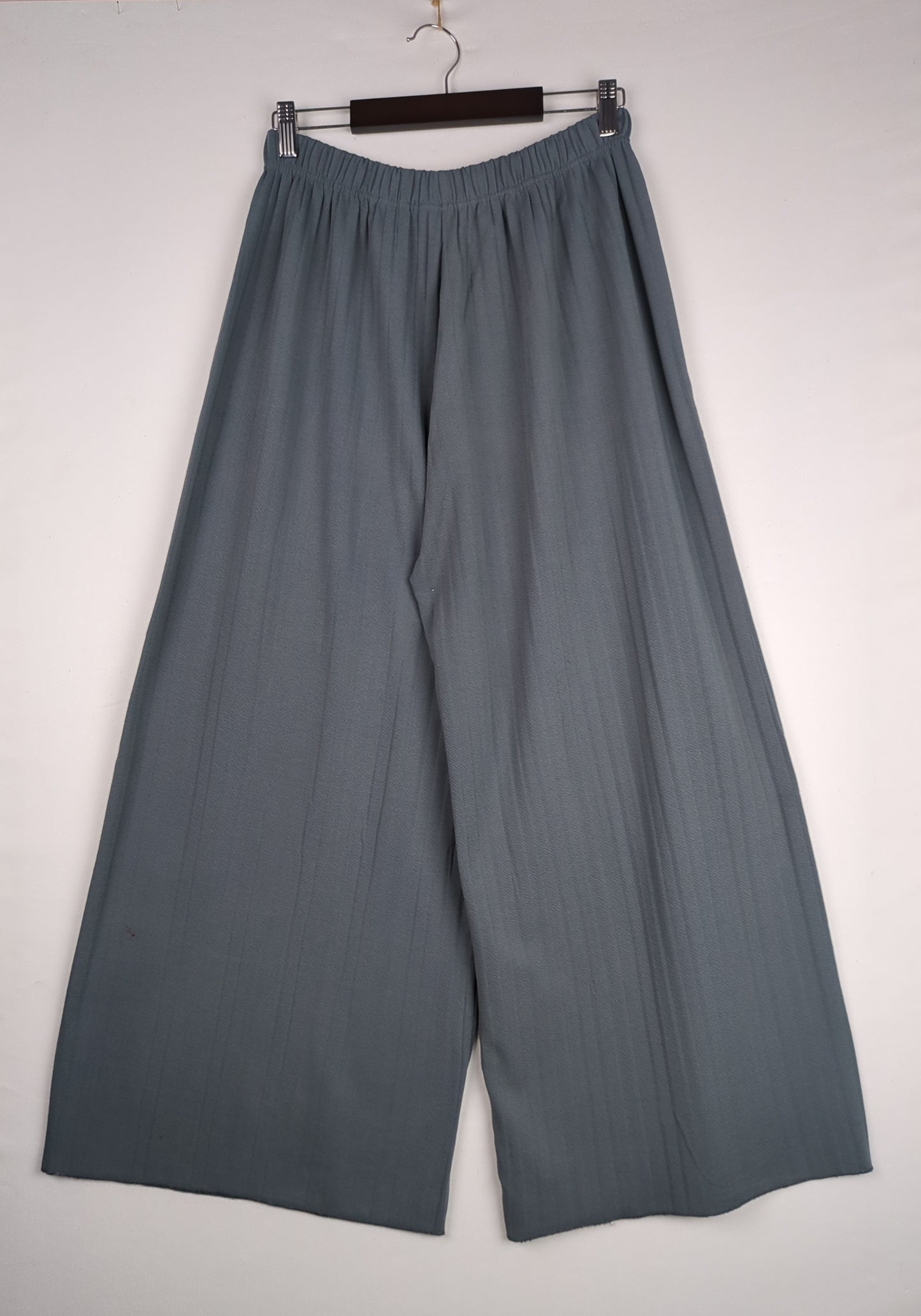 Flowy Grey