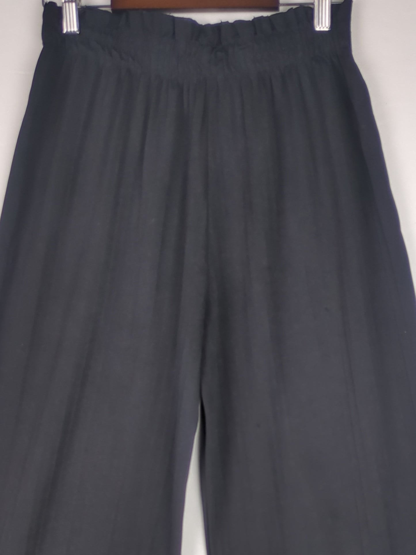 Frilled Black