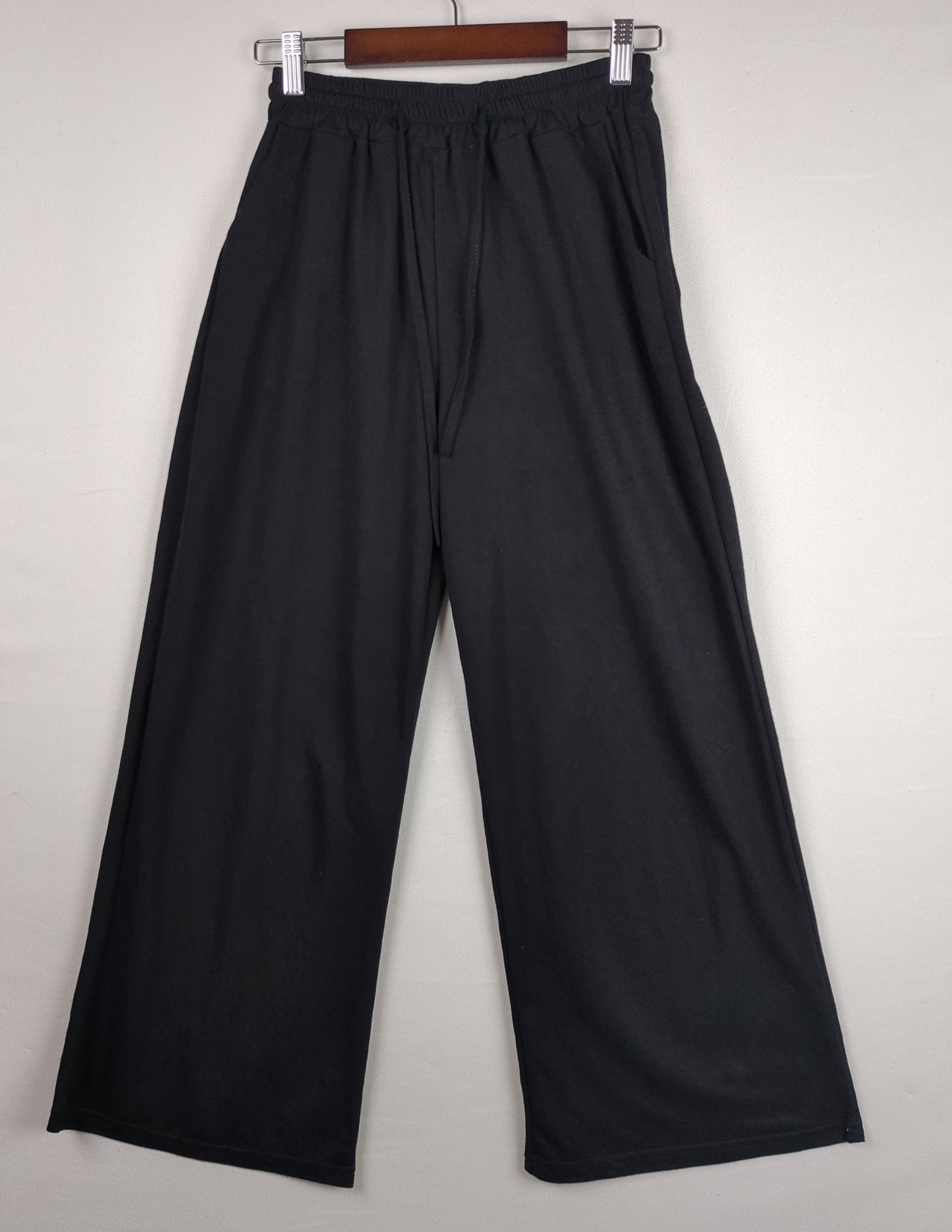 Wide Black