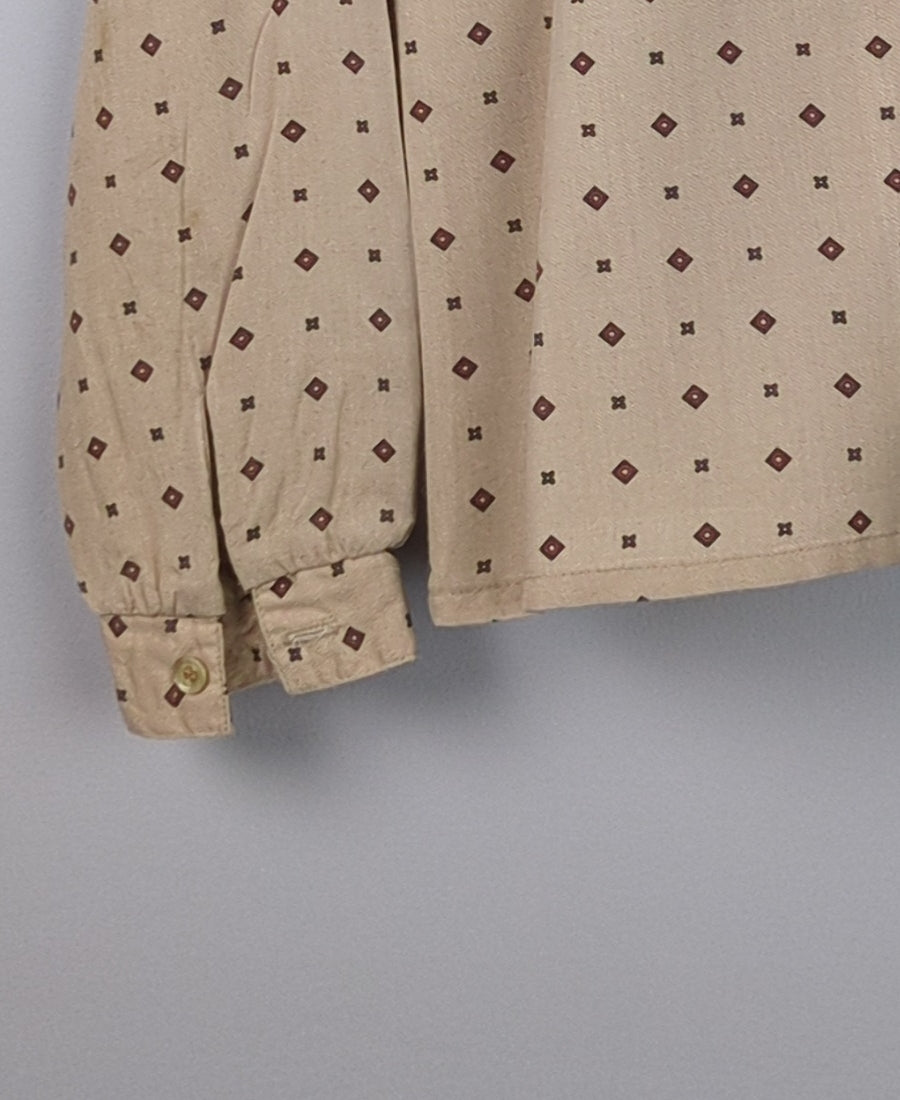 Beige Blooms