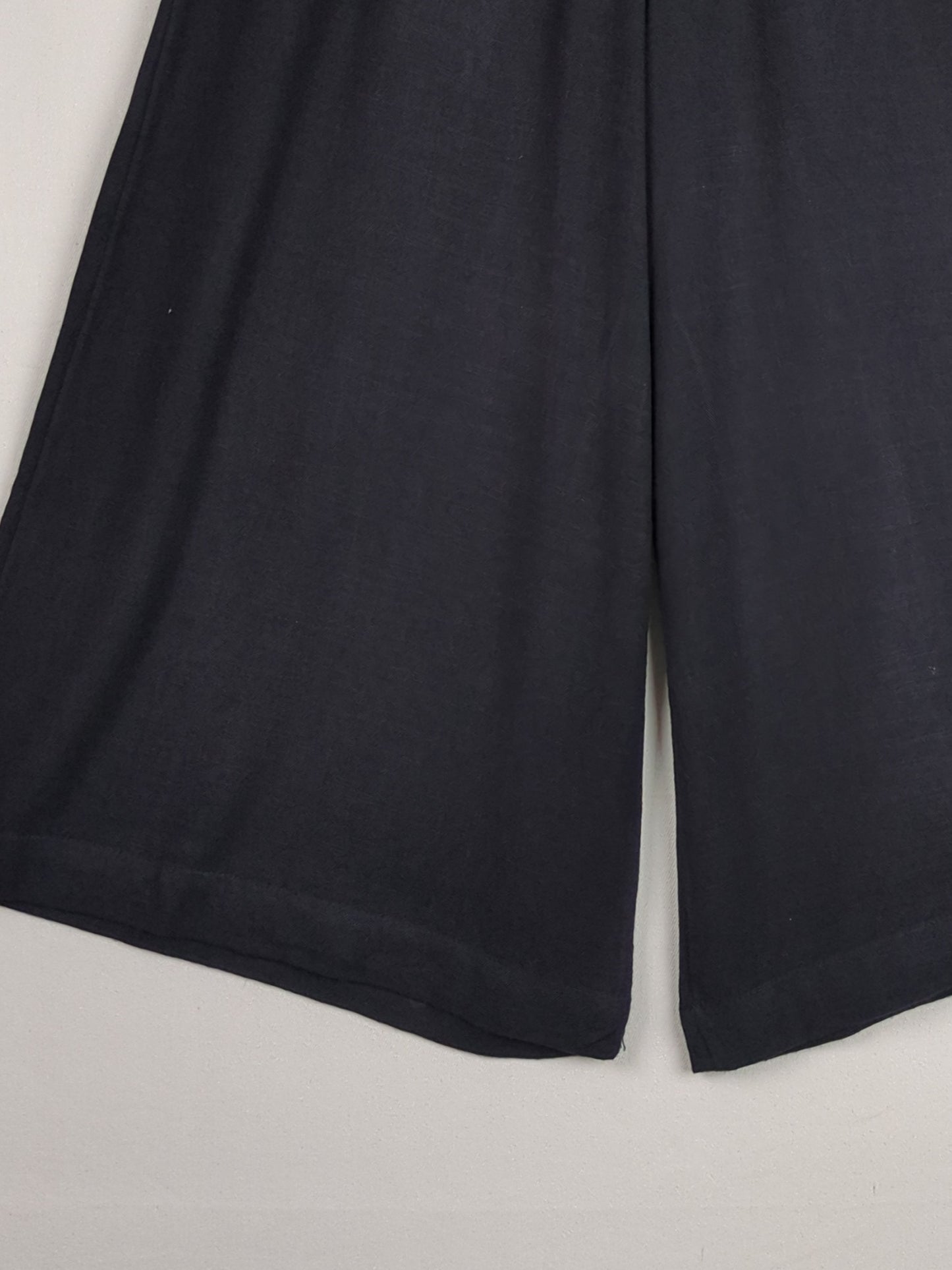Comfy Black