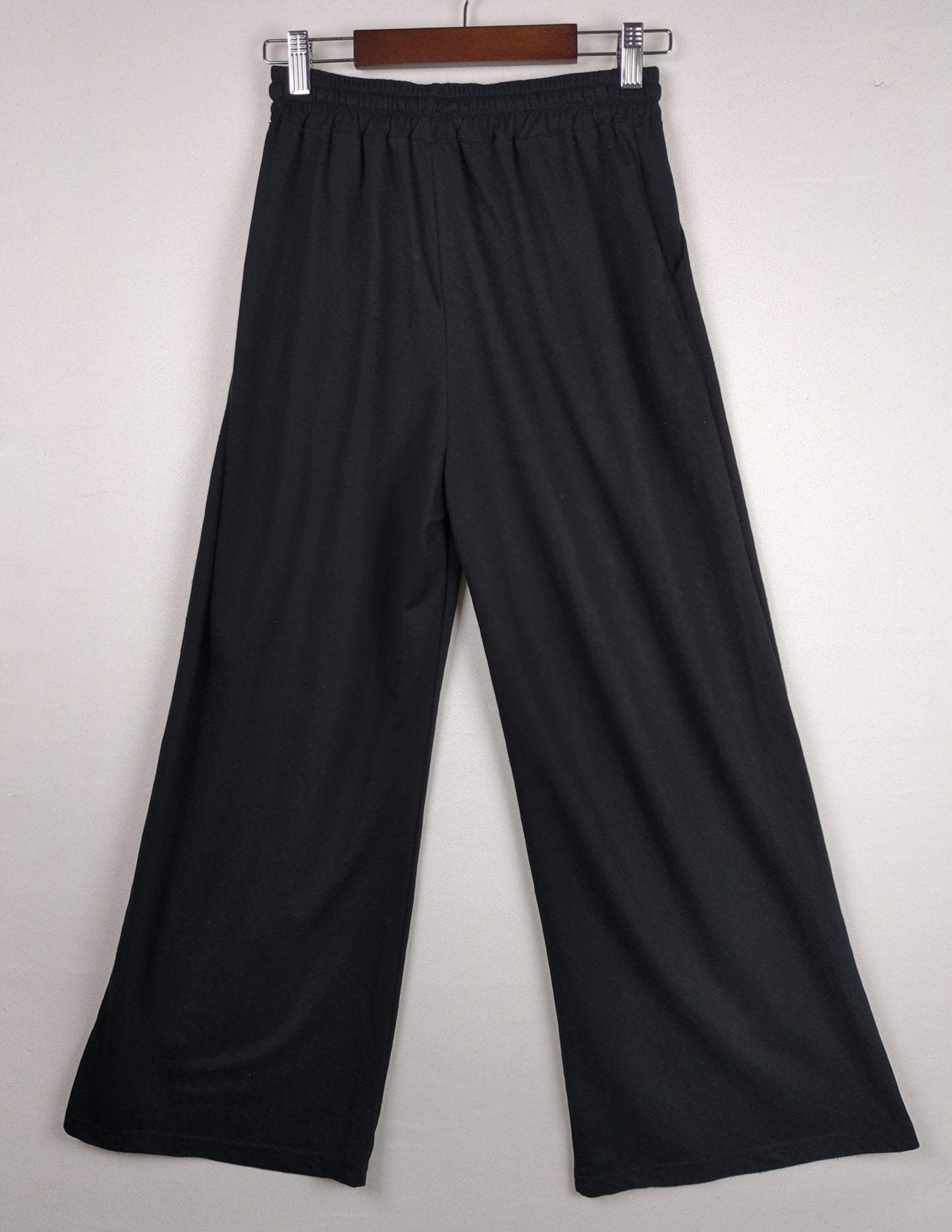Wide Black