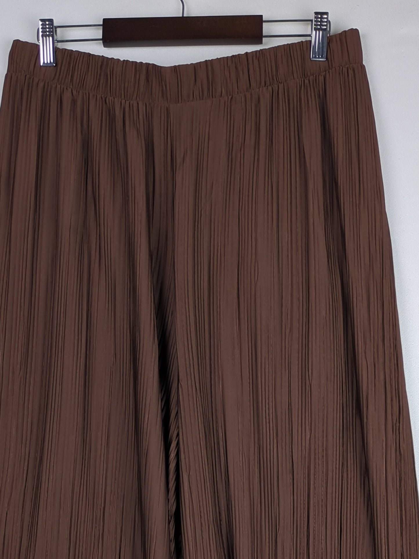Flowy Brown