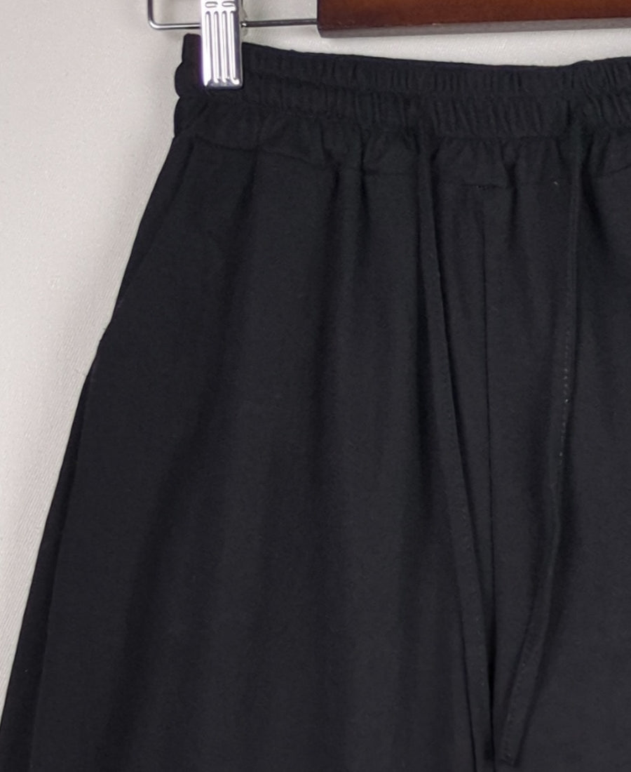 Wide Black