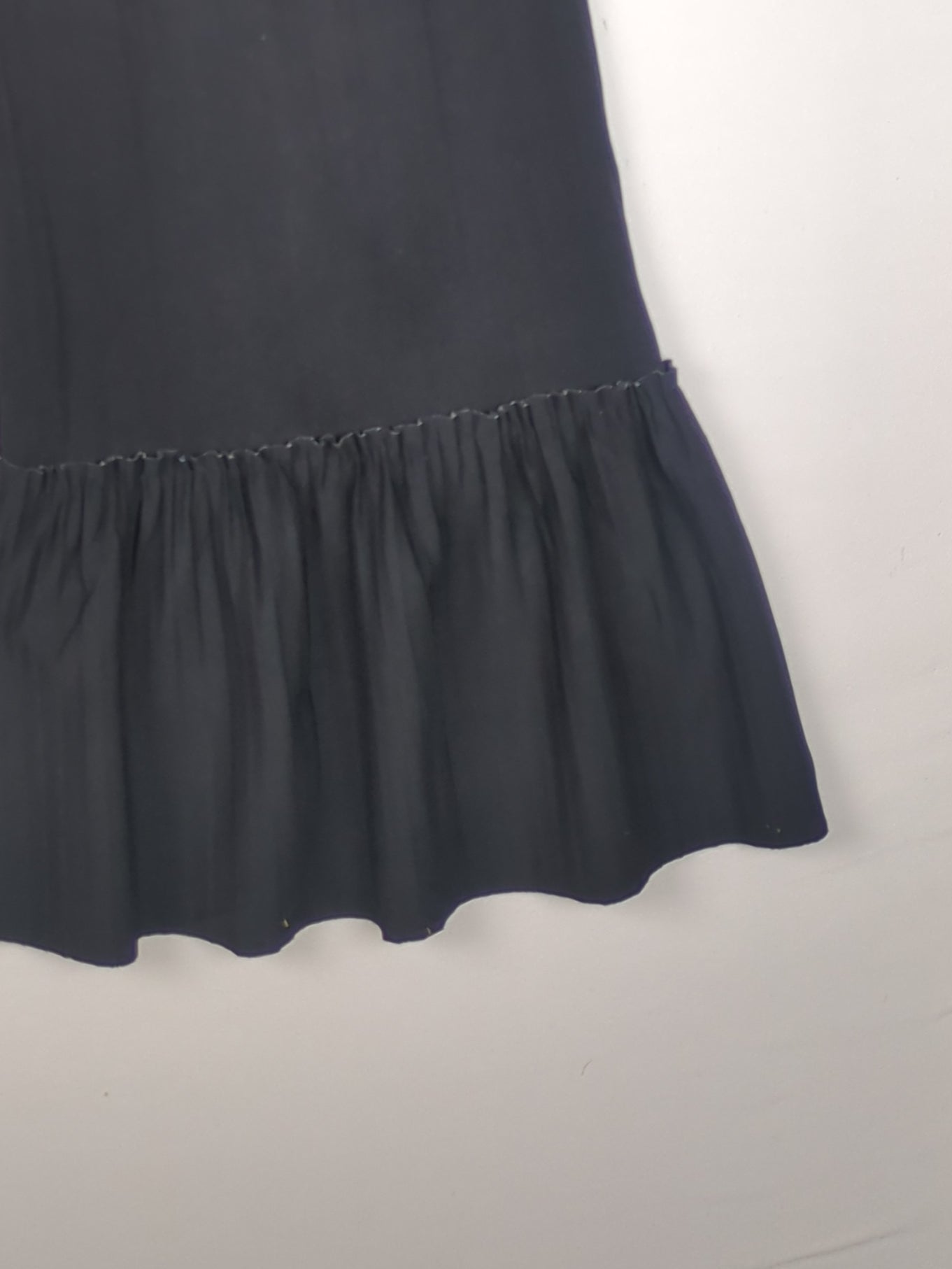 Frilled Black
