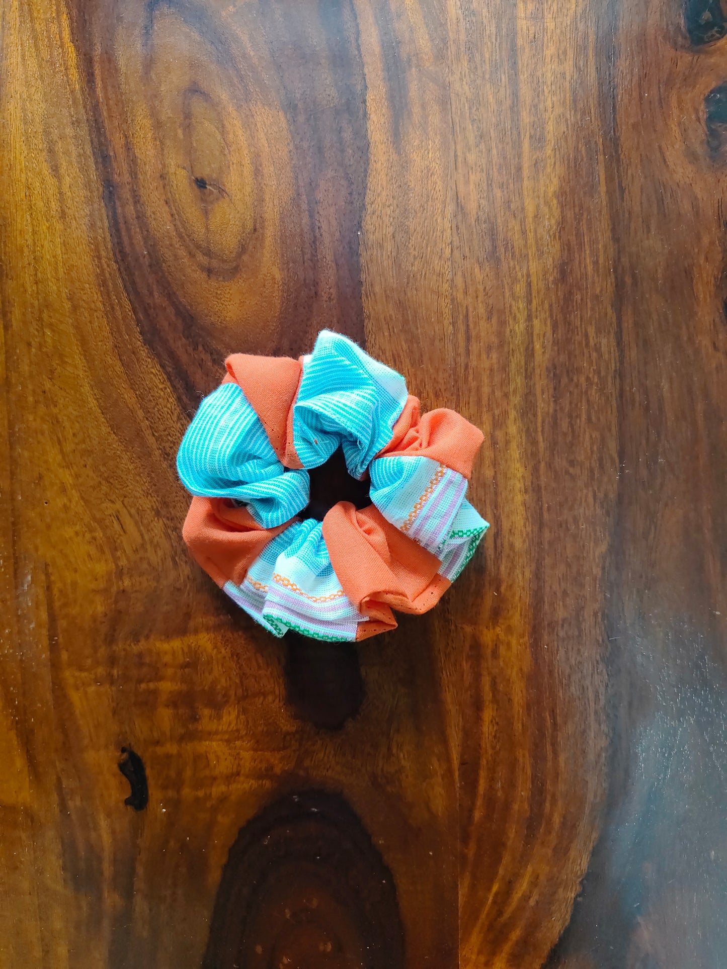 Prelo medium scrunchie blue orange