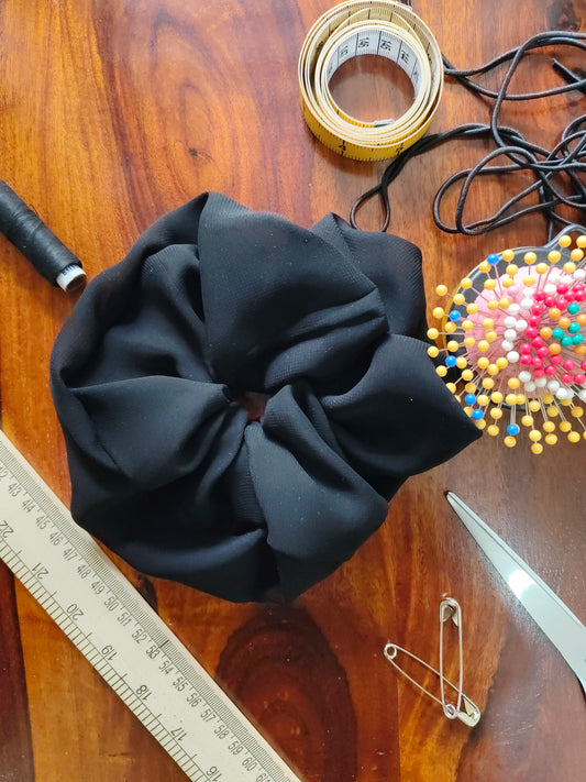 Prelo large scrunchie black