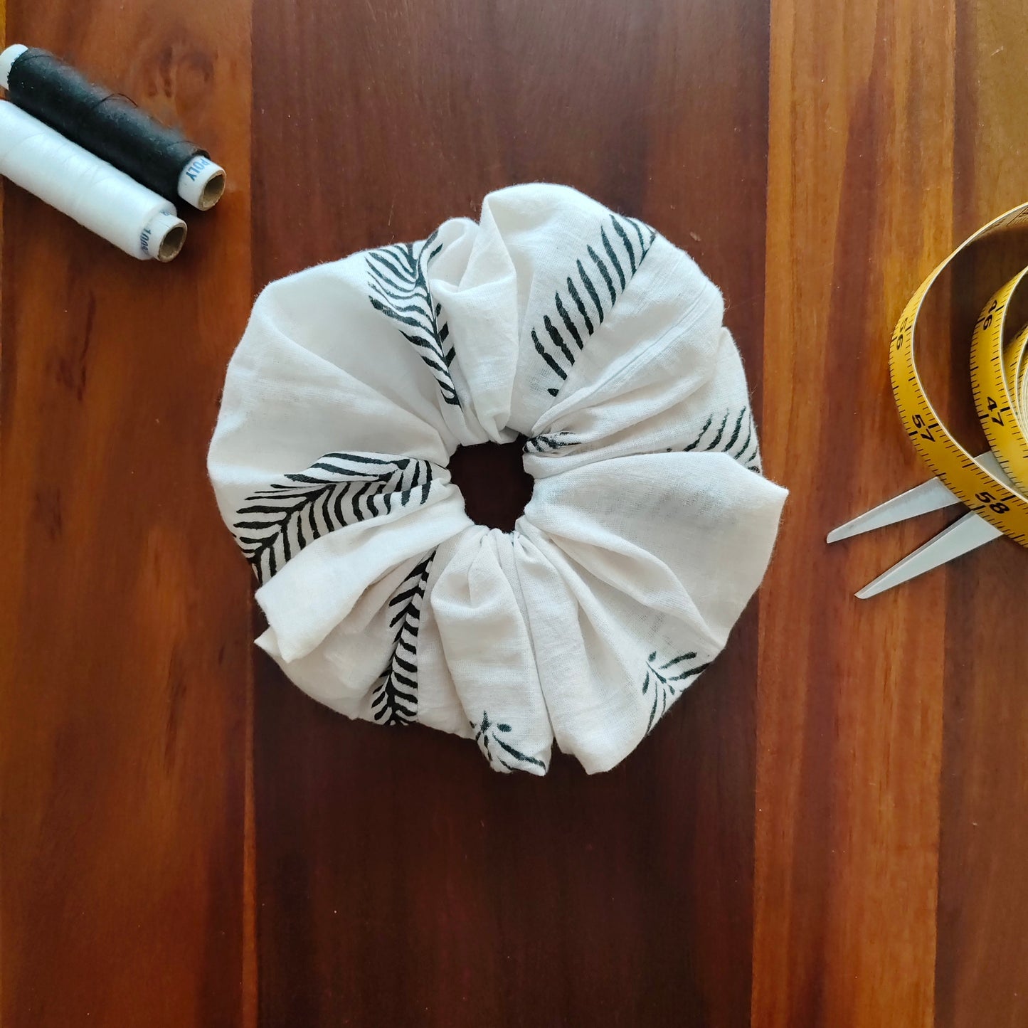 Prelo Large Scrunchie - White with black block print