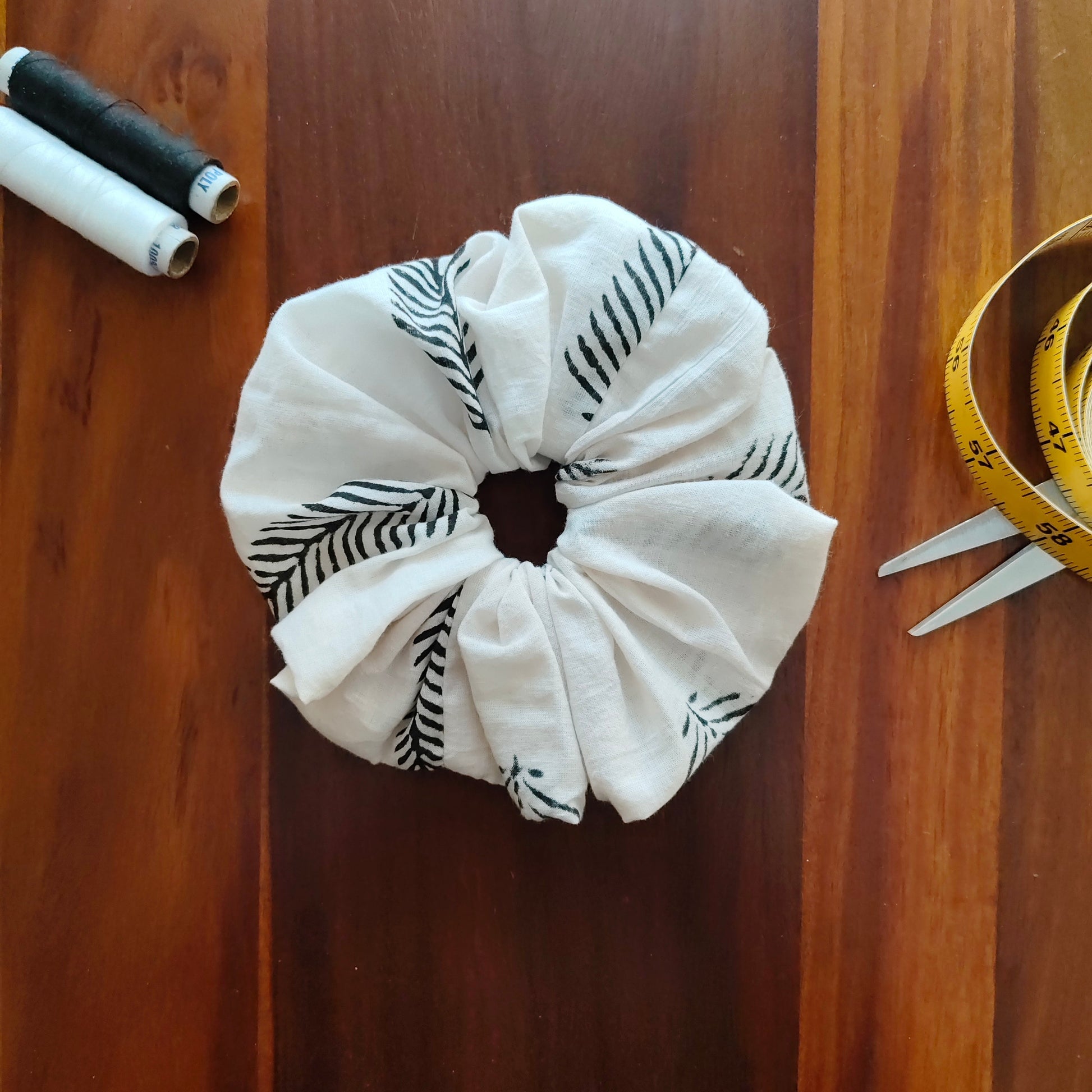 Prelo Large Scrunchie - White with black block print