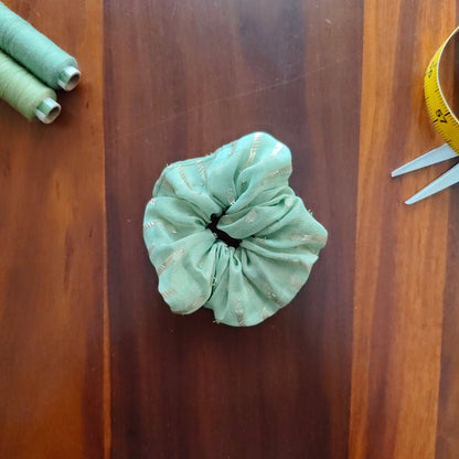 Prelo Mini Scrunchie in green and gold