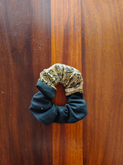 Prelo small traditional brocade scrunchie