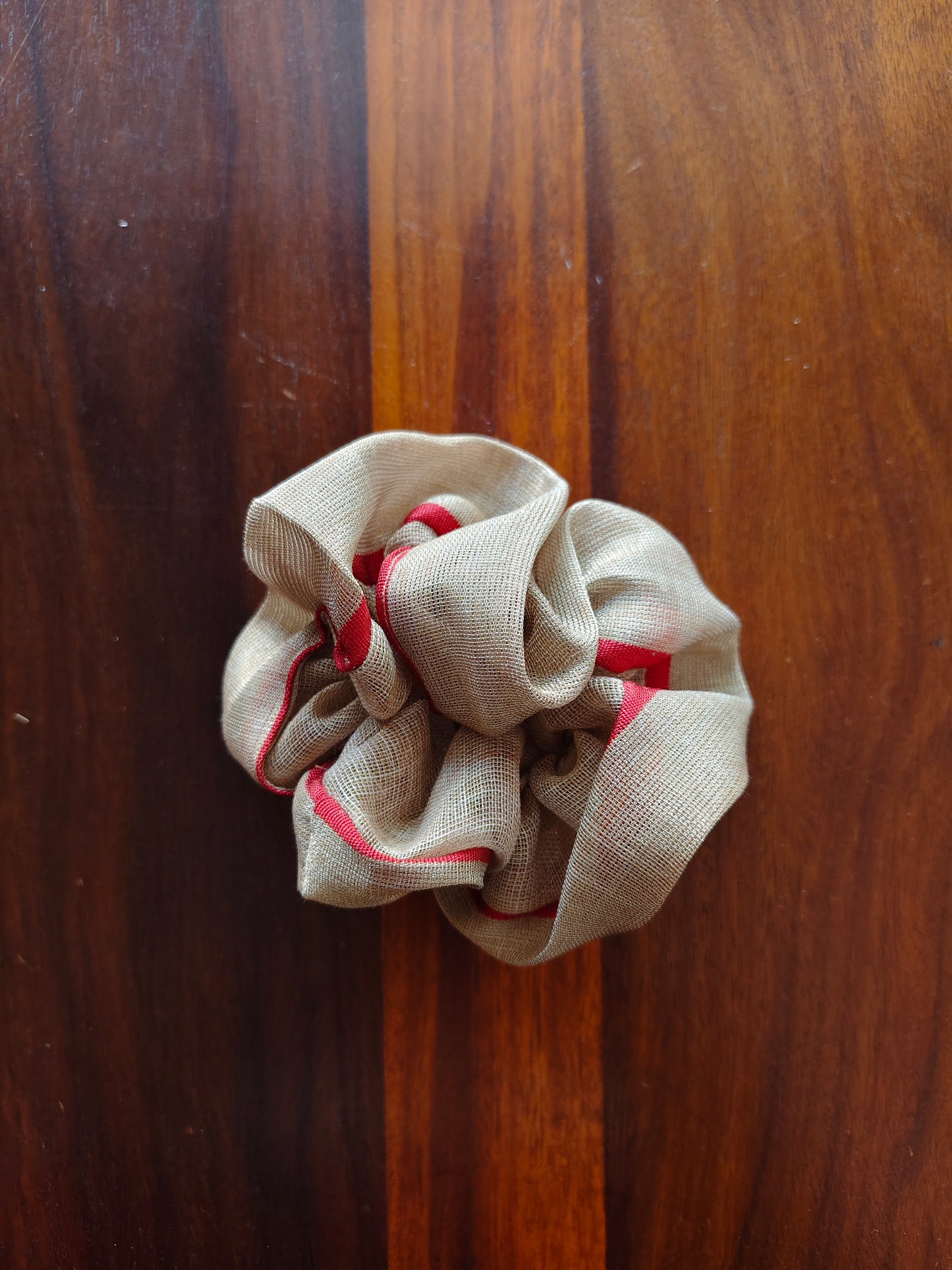 Prelo medium beige scrunchie