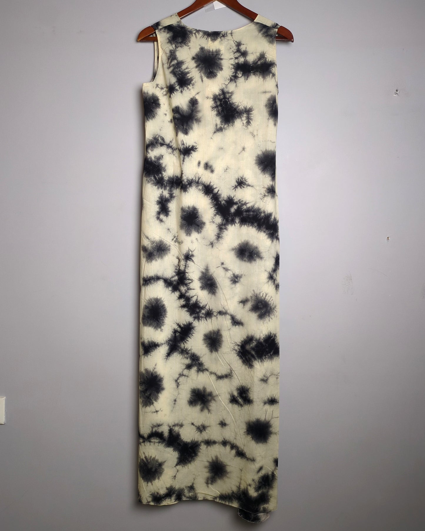 Stitchinc Black Sleeveless Shrug