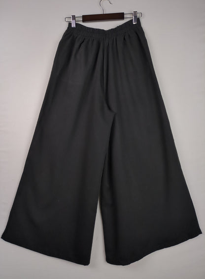 Flowy Black