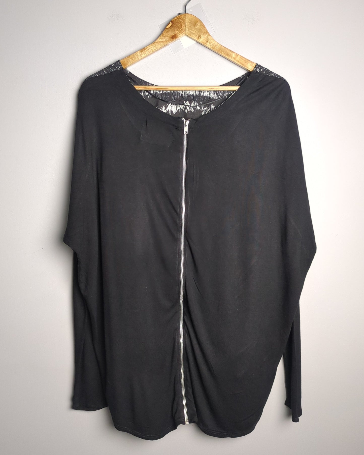 Zara Black Graphic Blouse