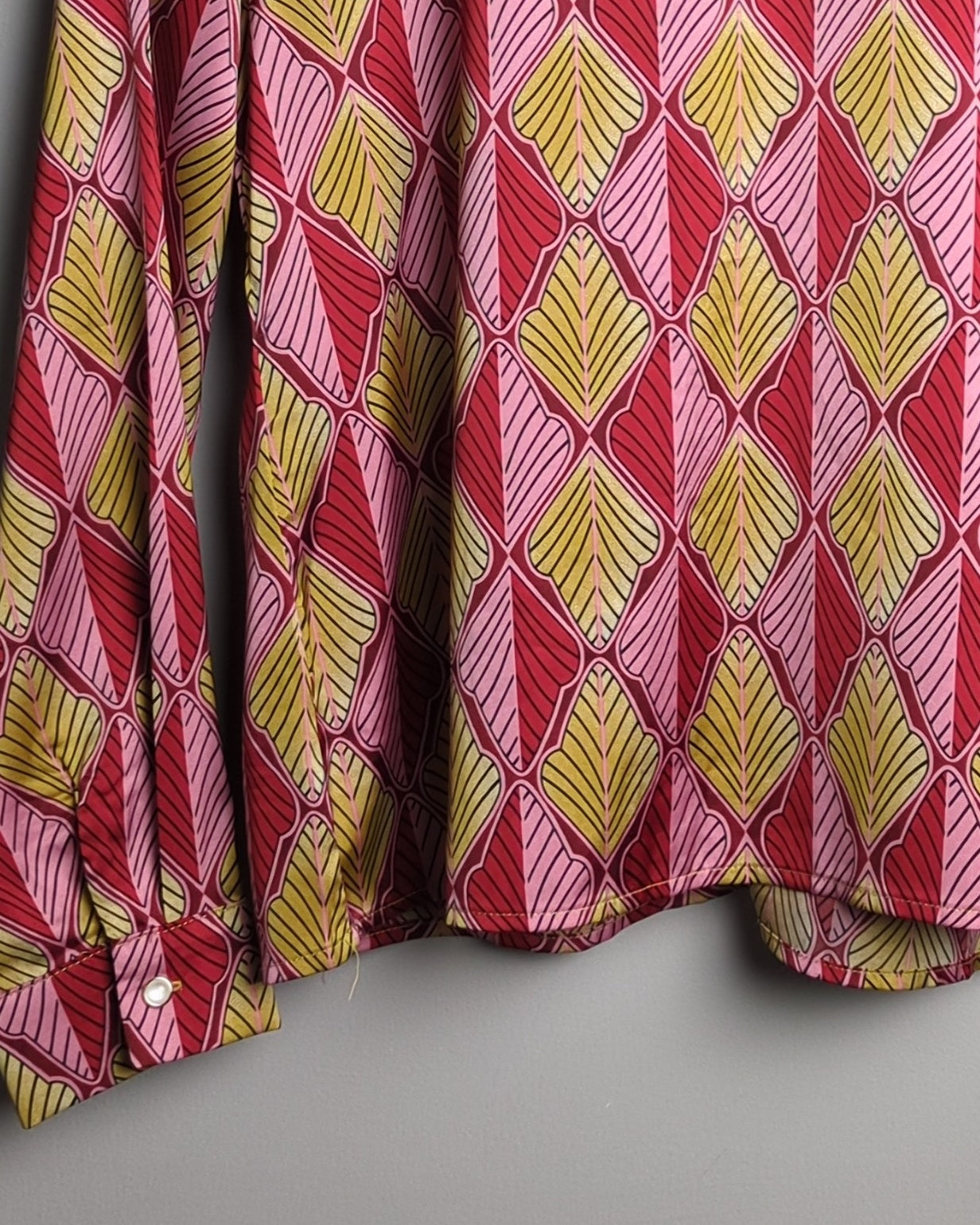 Hanhui Red Graphic Blouse