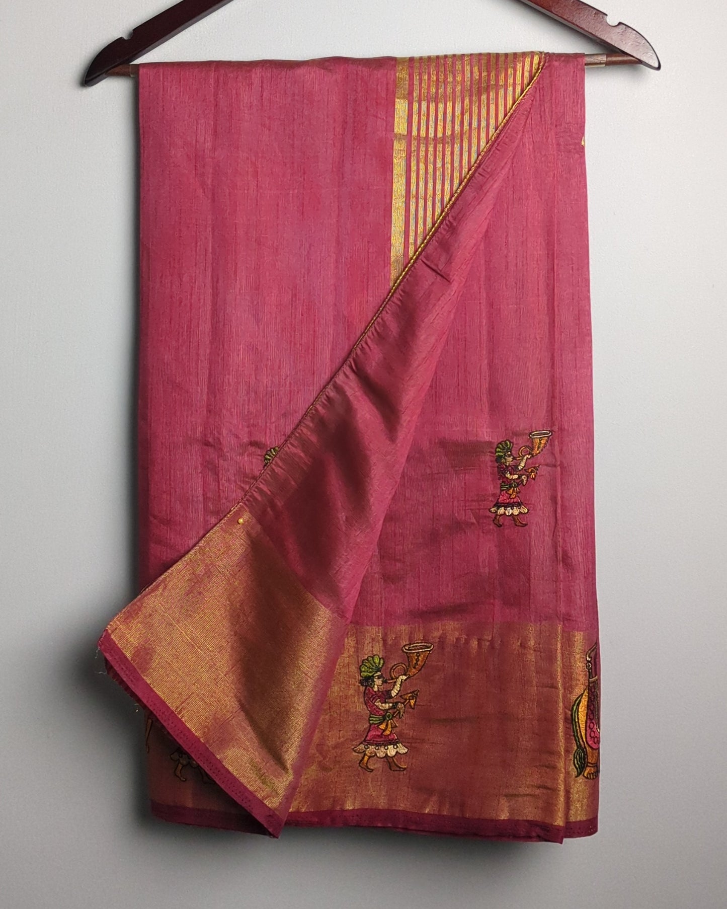 Pink Embroidered Saaree