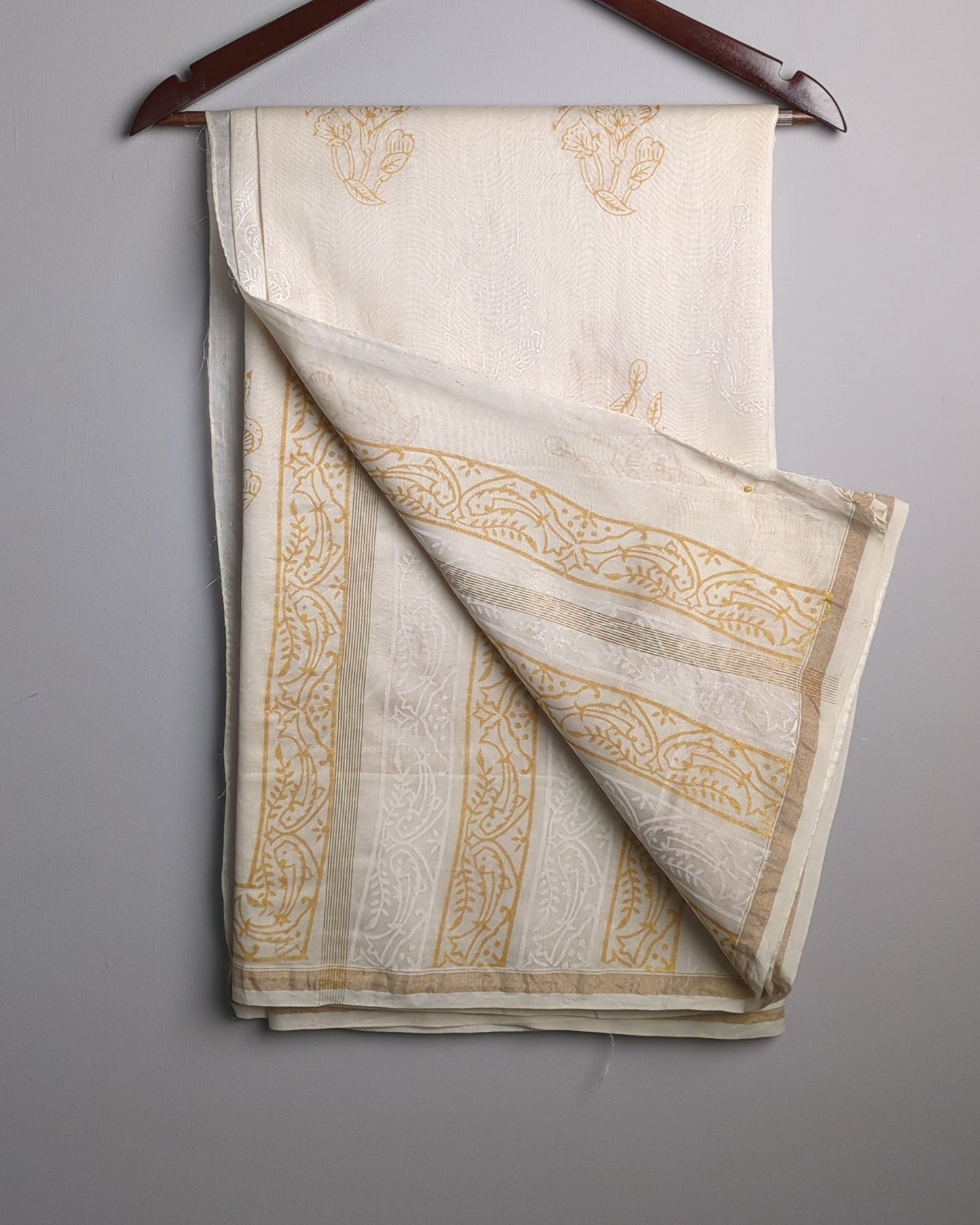 Beige Printed Saaree