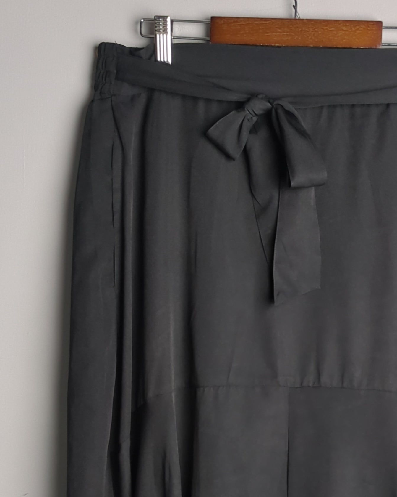 Bitter Line Black Midi Skirt