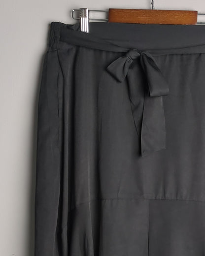 Bitter Line Black Midi Skirt