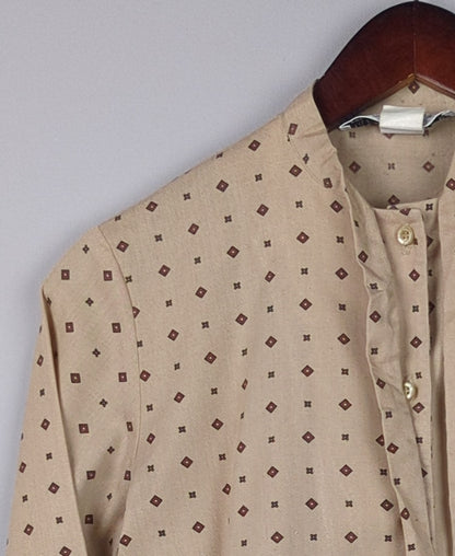 Beige Blooms