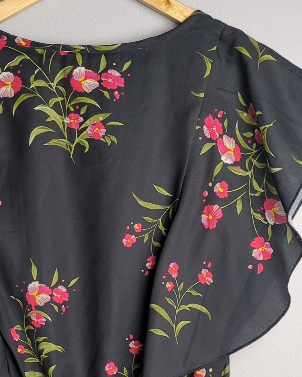 Stalkbuylove Black Floral Top