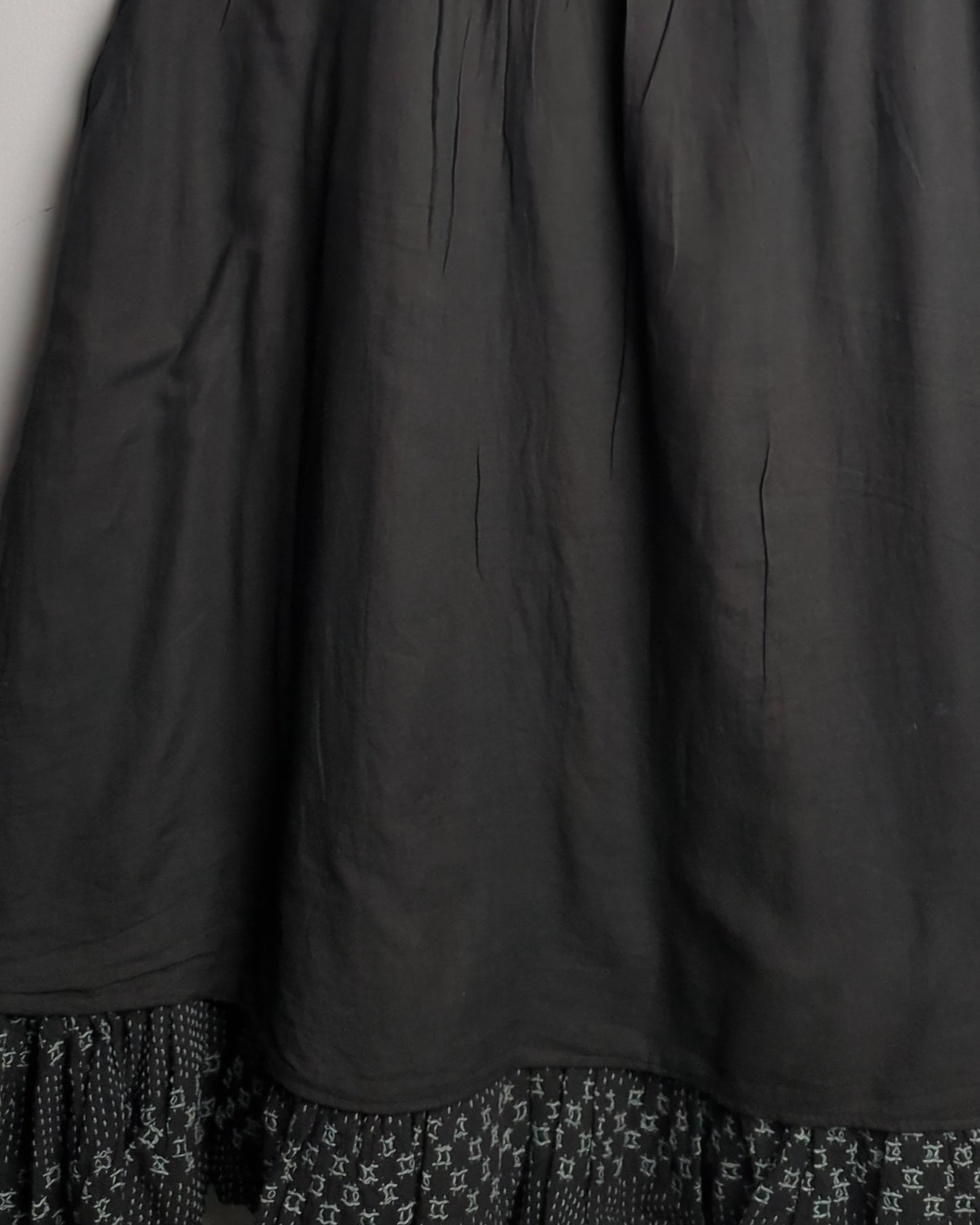 Creo Black Swing Top