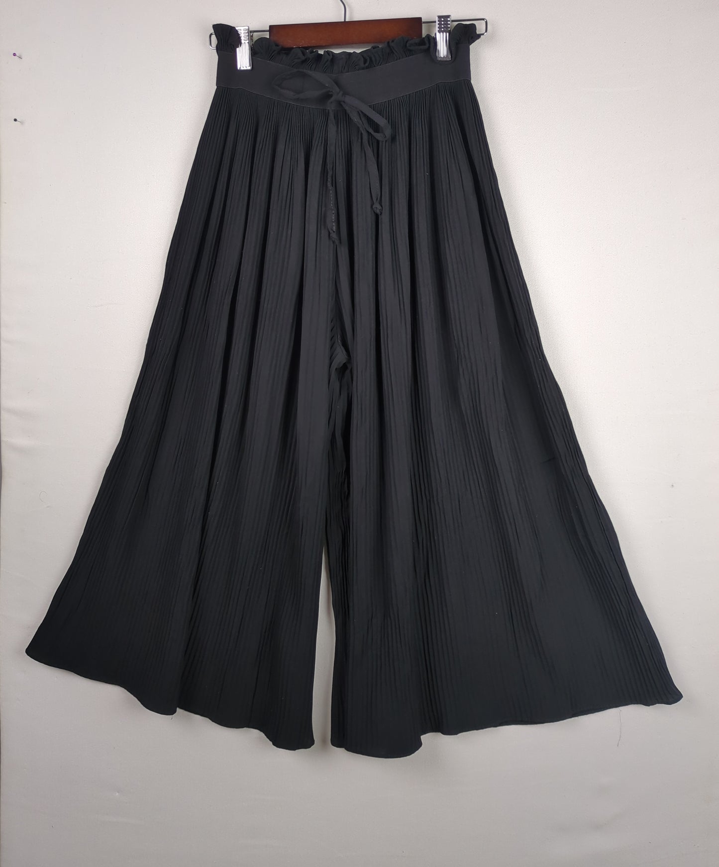 Pleated Black