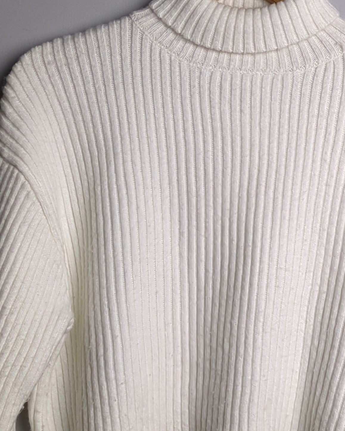 H&M White Ribbed Sweater