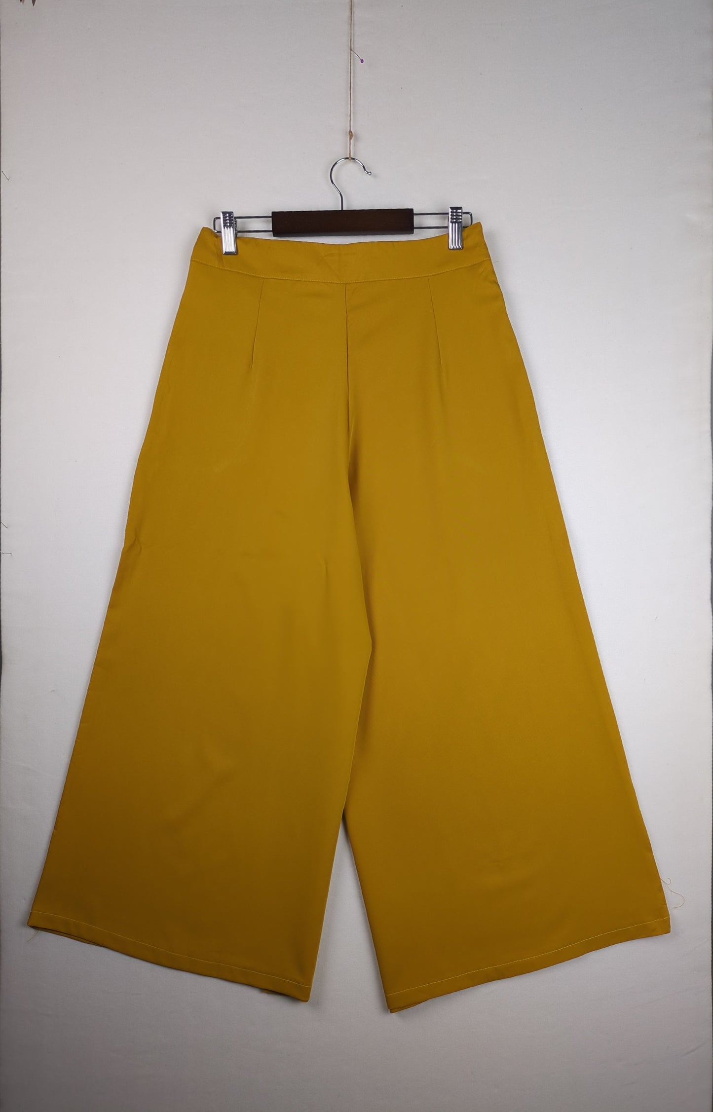 Mustard Wideleg