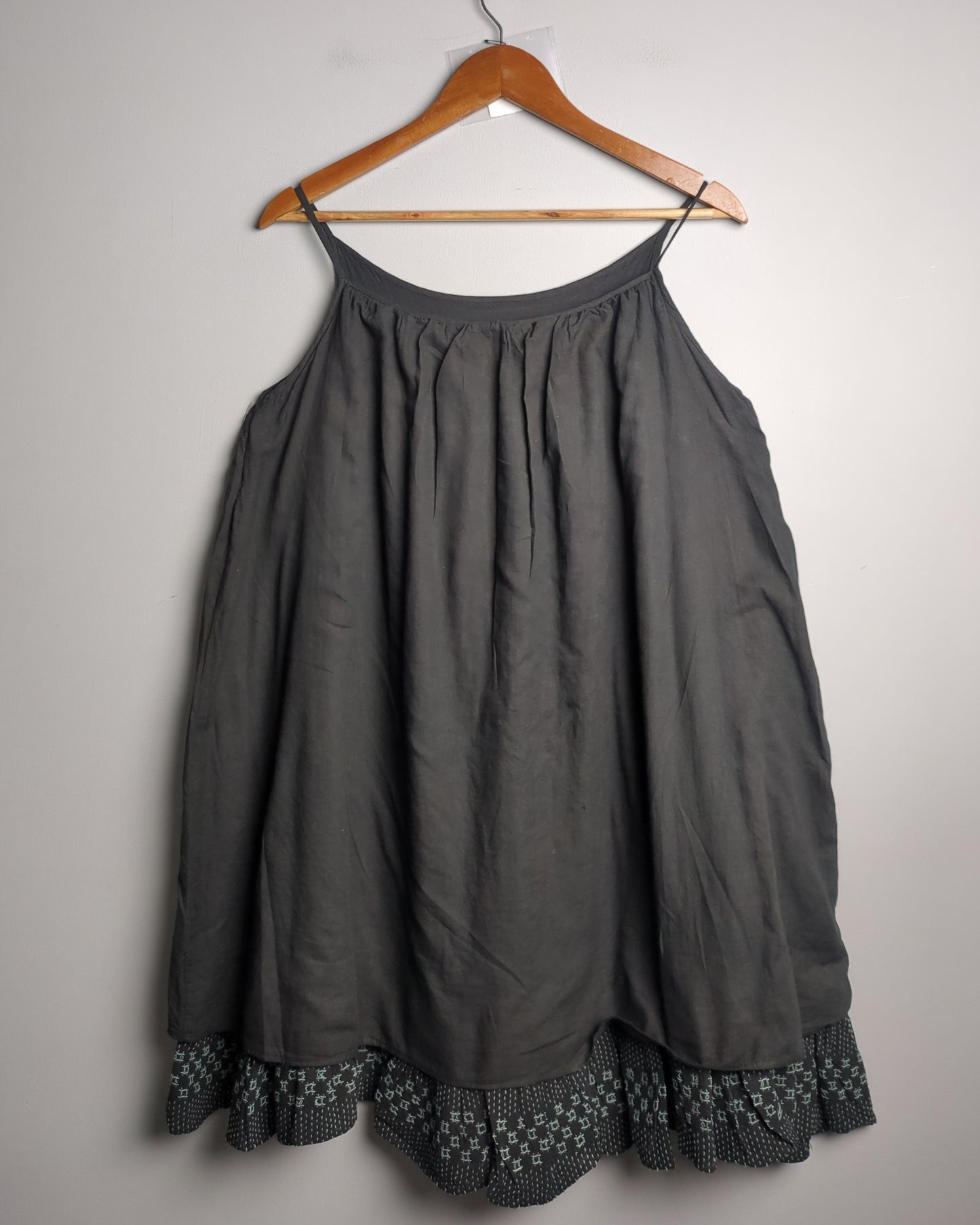 Creo Black Swing Top
