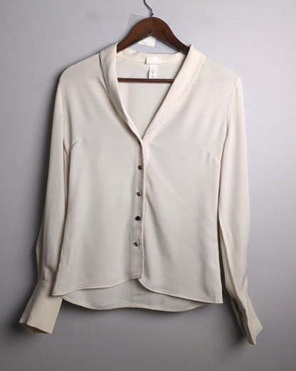 H&M Beige Buttoned Blouse