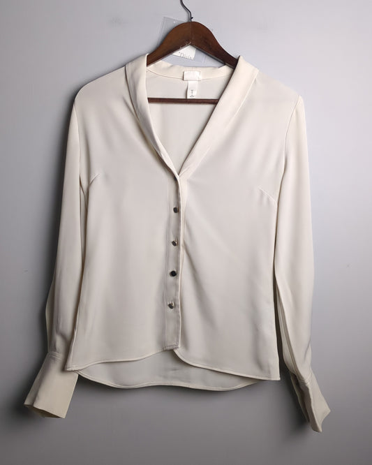 H&M Beige Buttoned Blouse