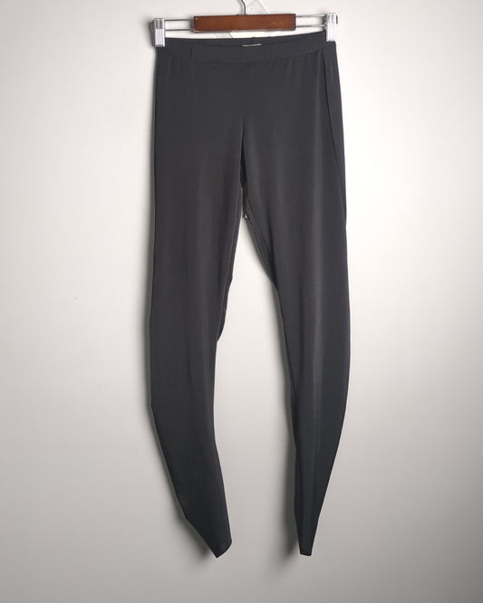United Nations Colors Black Stretch Leggings