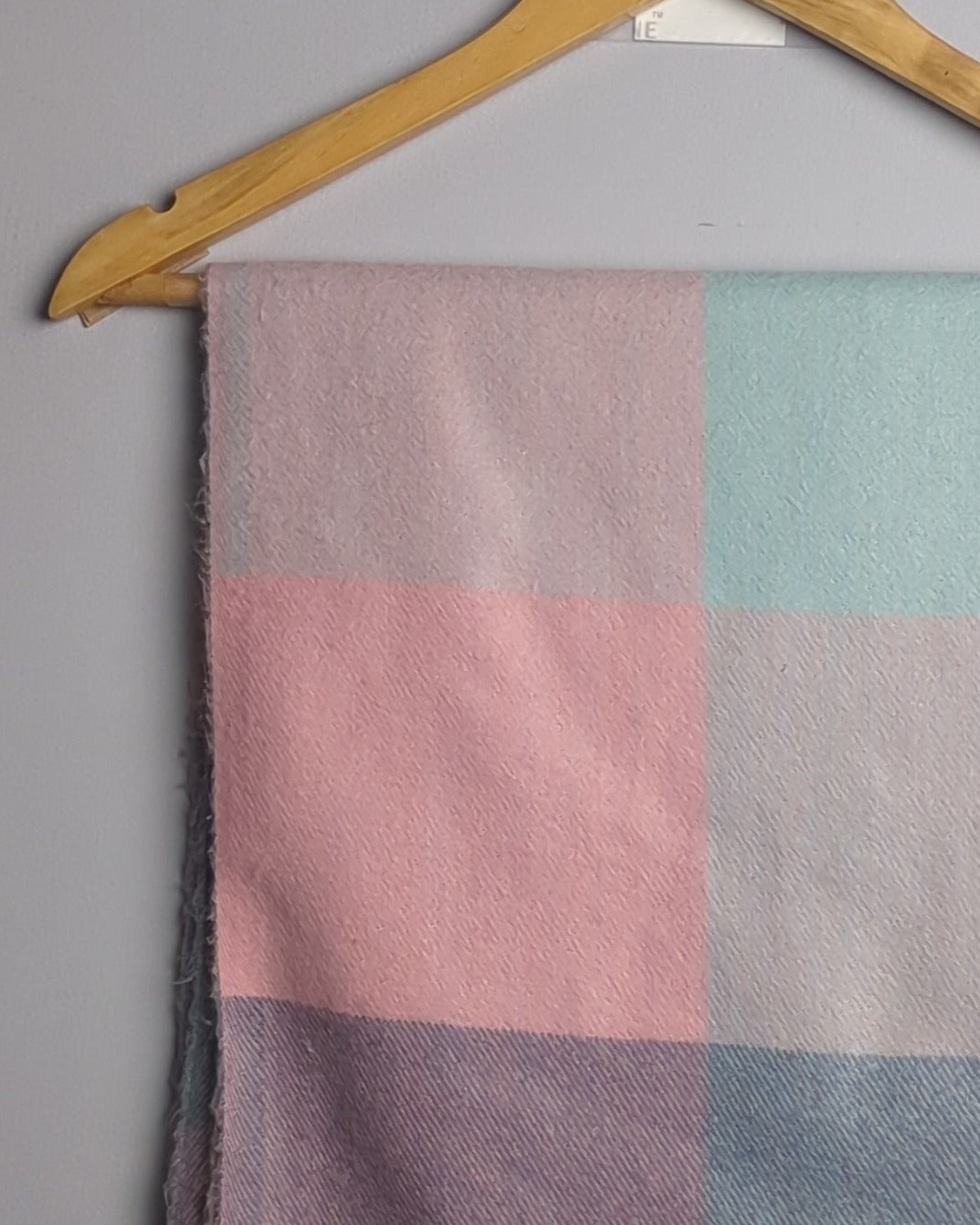 Pink Woolen Stole