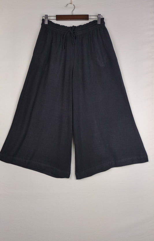 Comfy Black