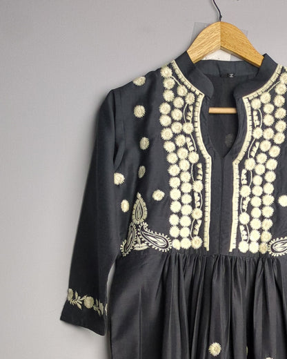 Black Embroidered Kurta