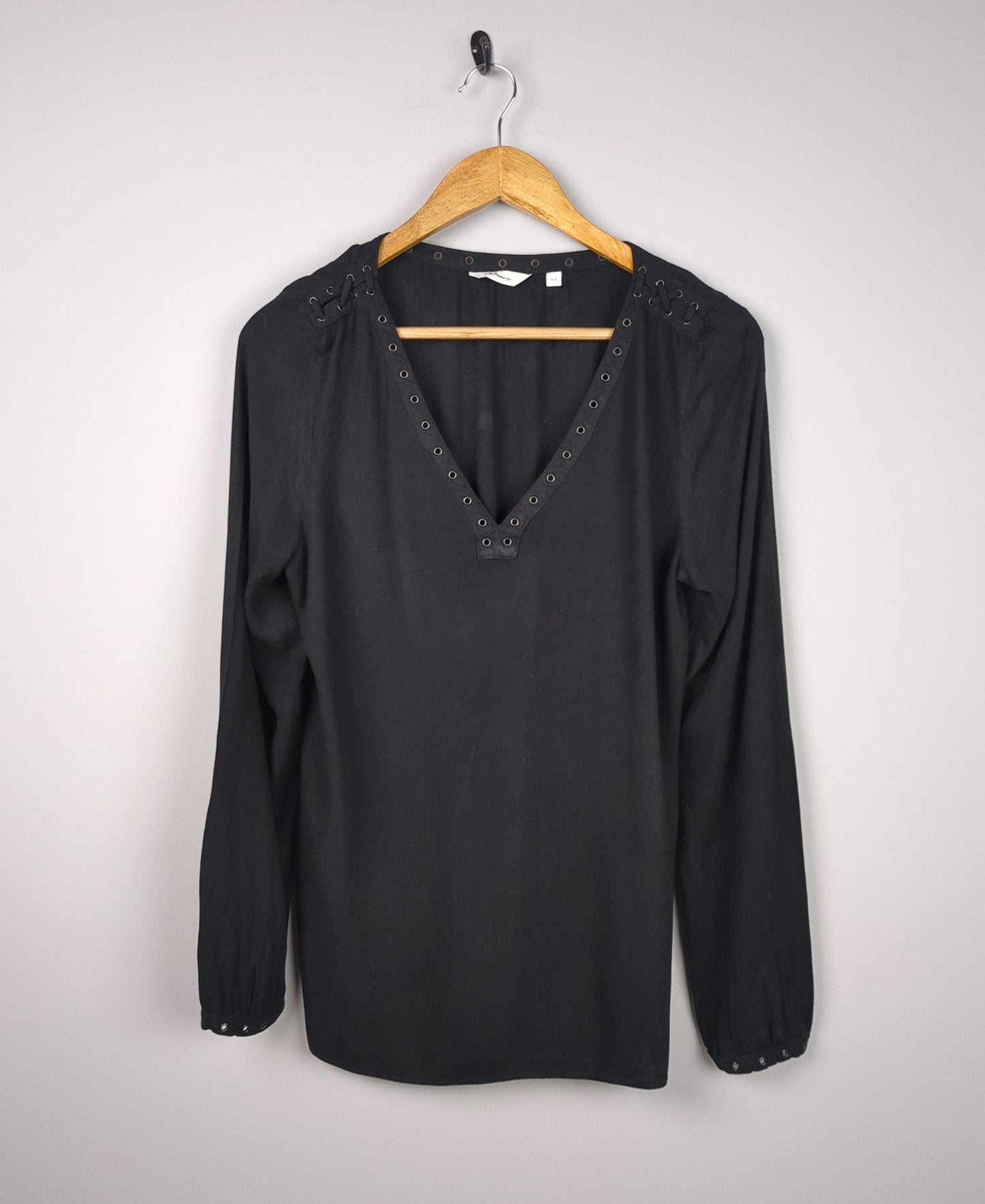 Laced Black