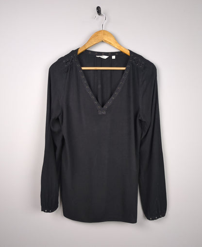 Laced Black
