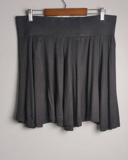 H&M Black Flare Skirt