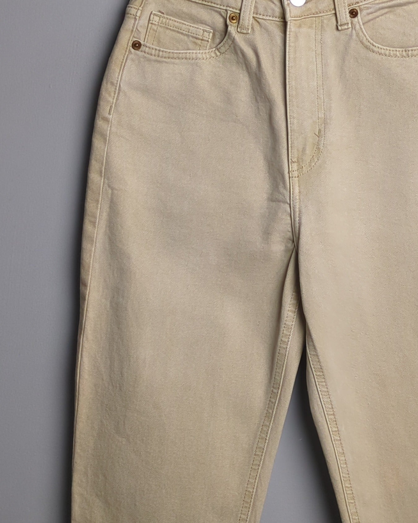 H&M Beige High-Waisted Jeans
