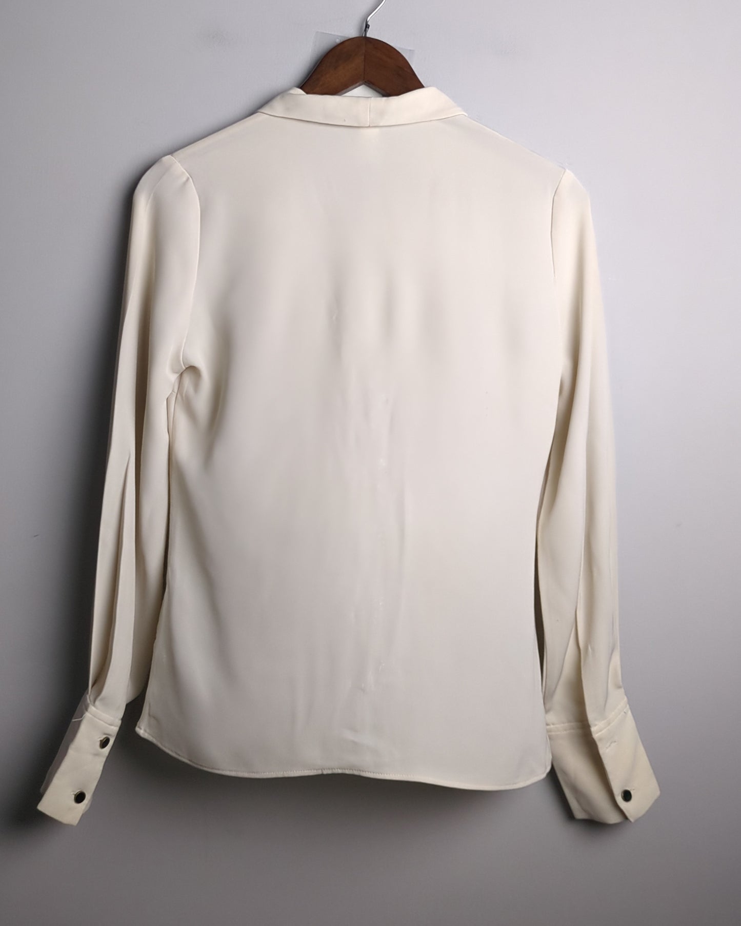 H&M Beige Buttoned Blouse
