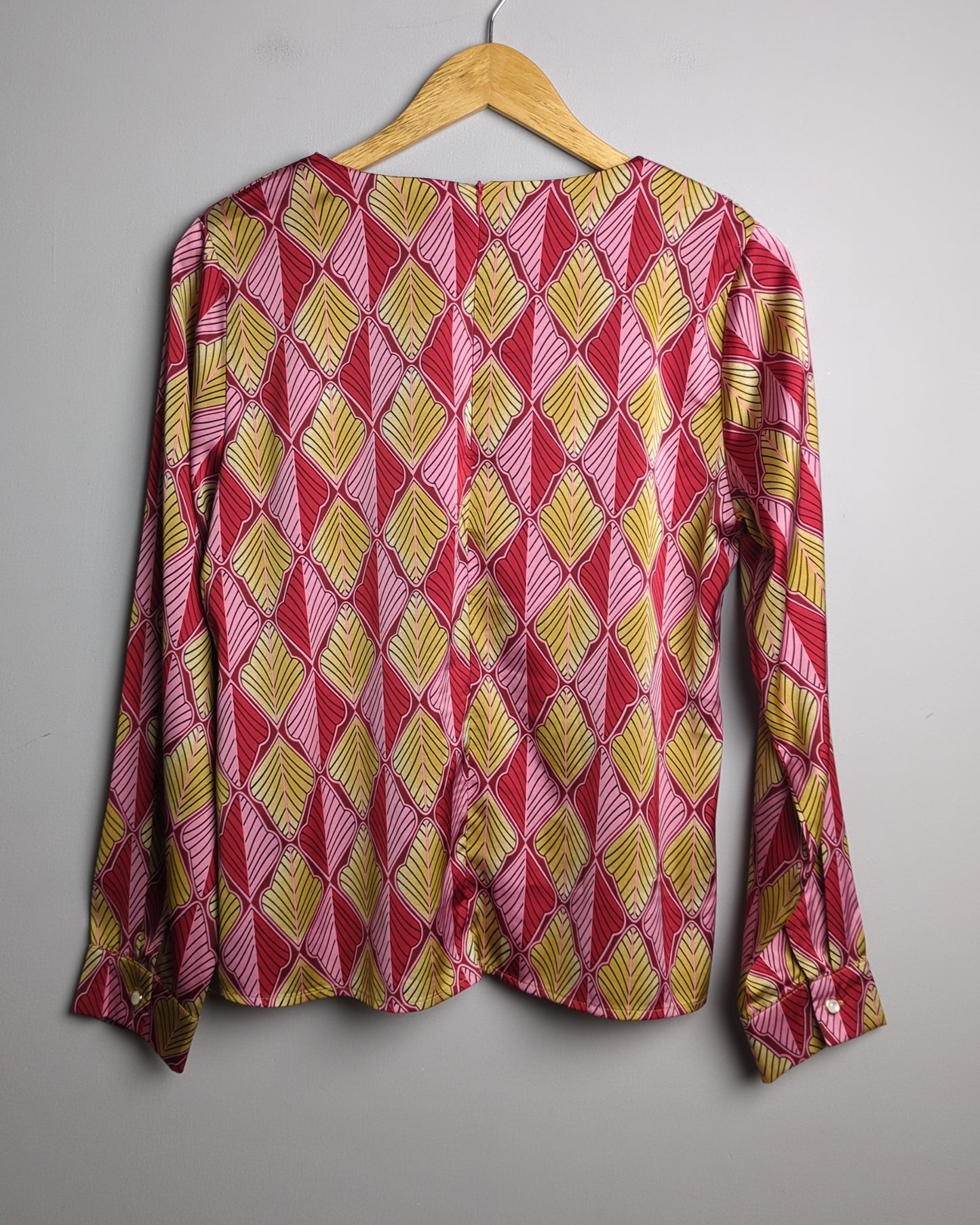 Hanhui Red Graphic Blouse