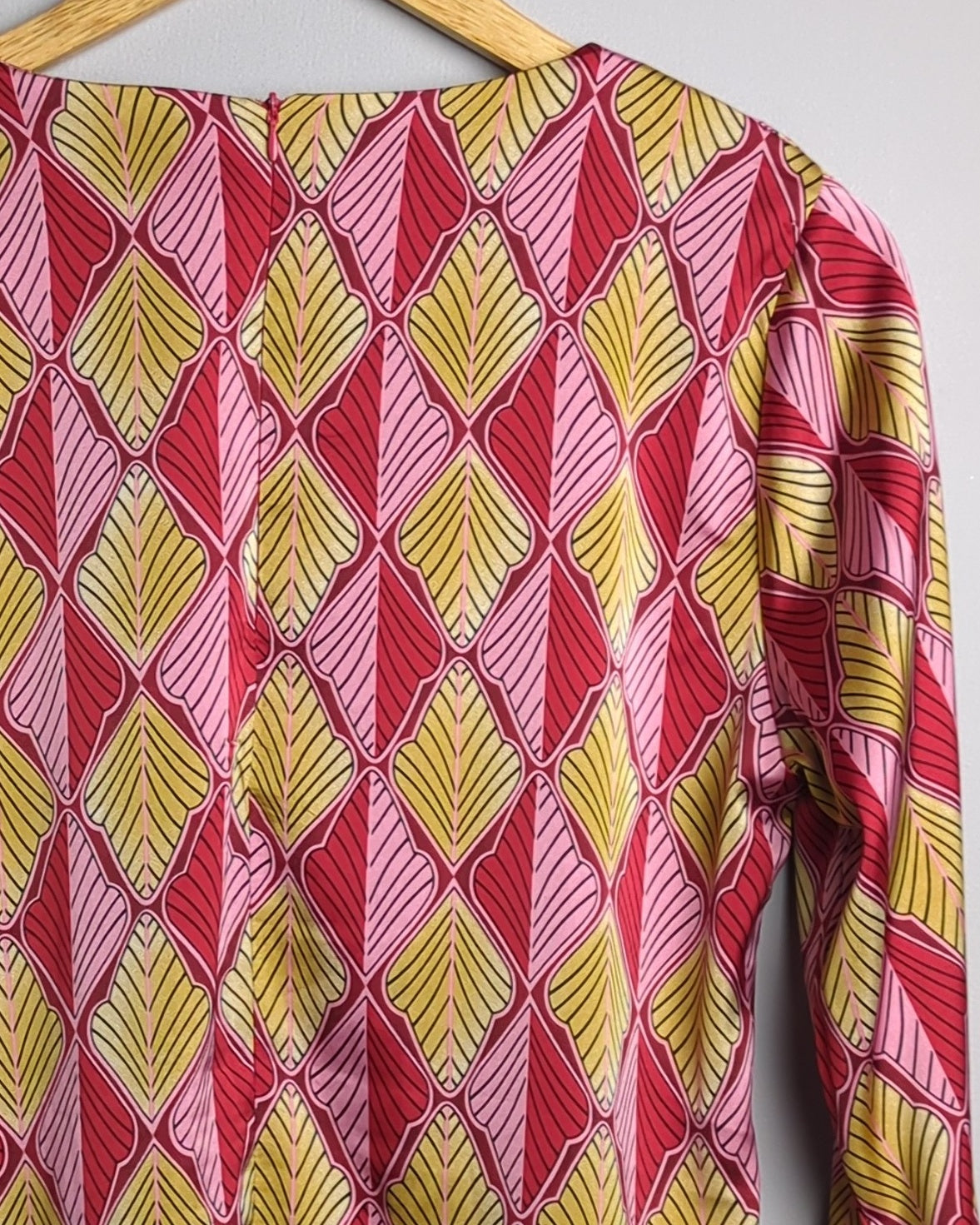 Hanhui Red Graphic Blouse