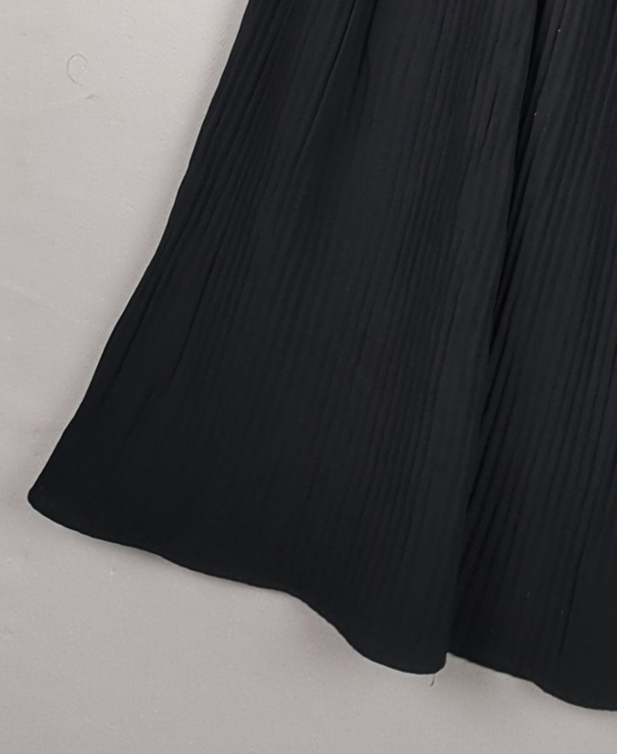 Pleated Black