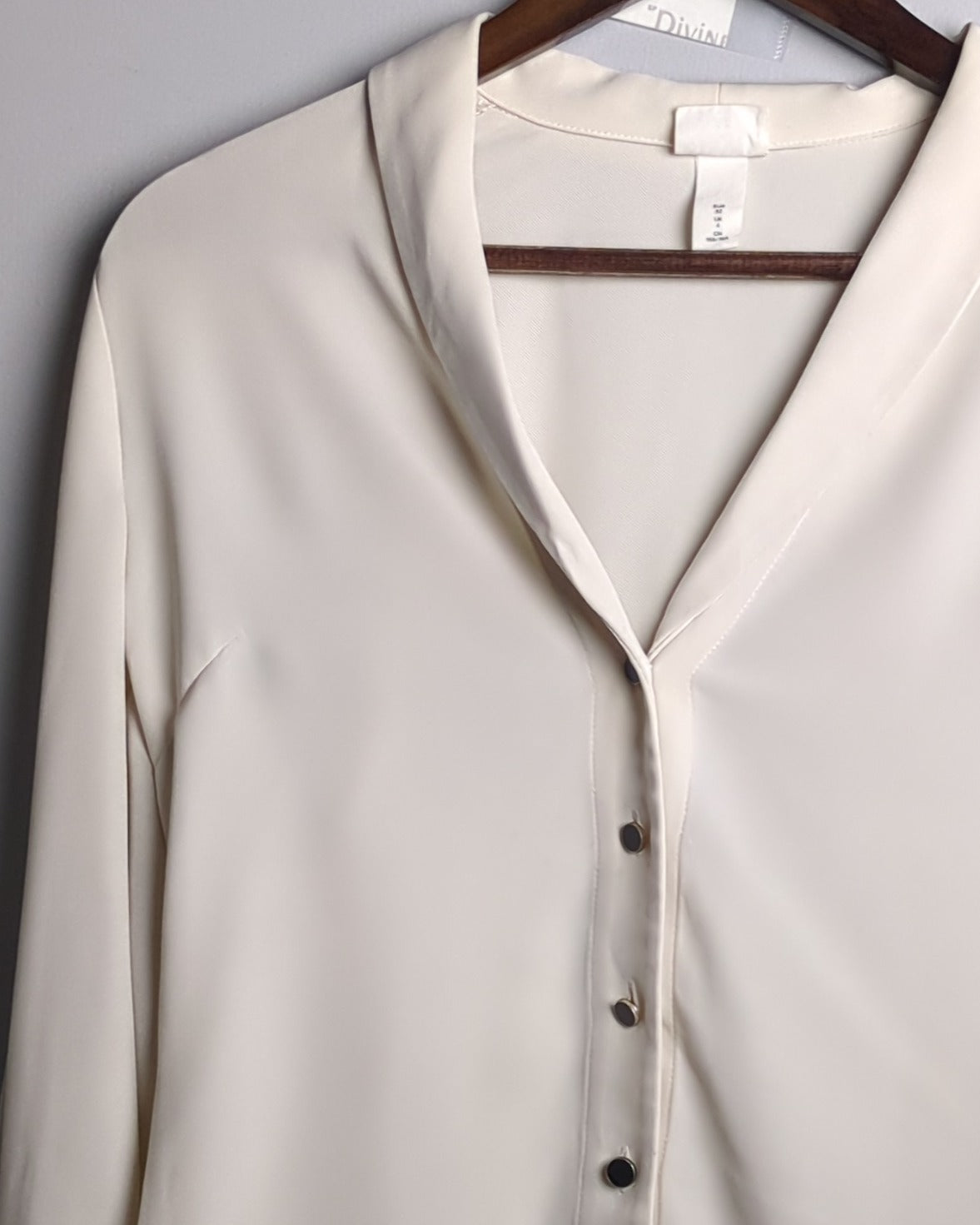 H&M Beige Buttoned Blouse