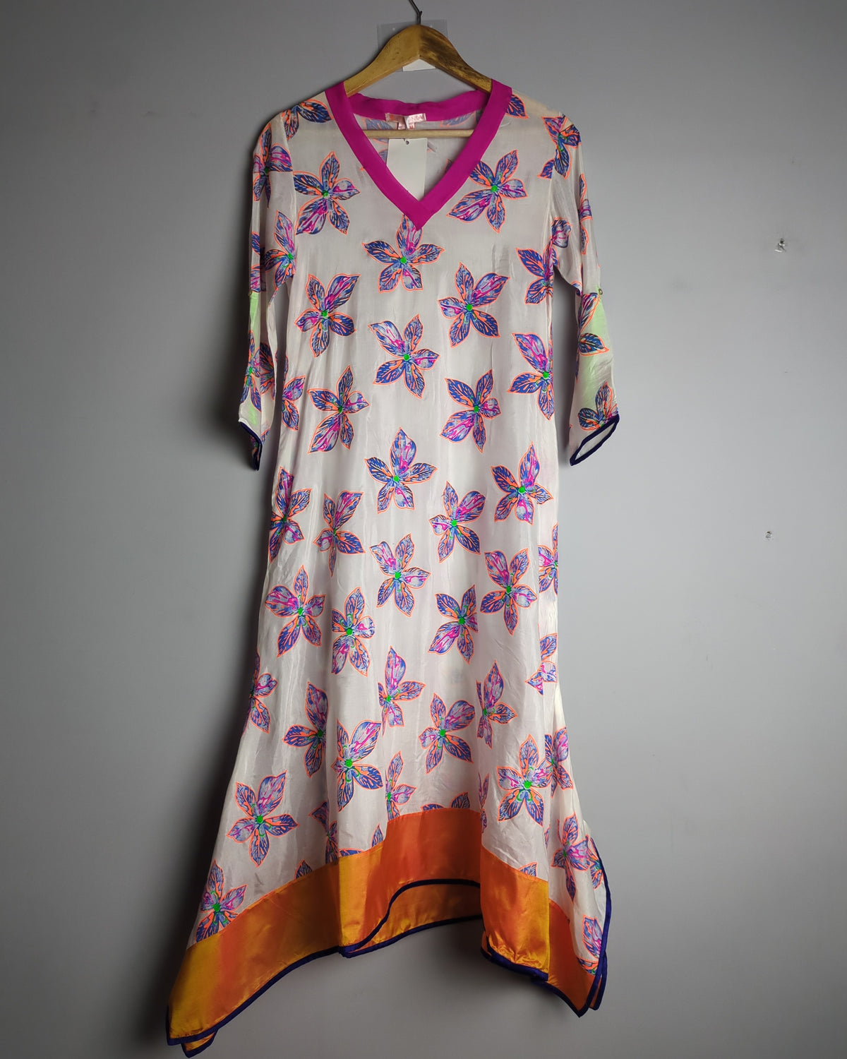 Uthenia White Floral Kurti