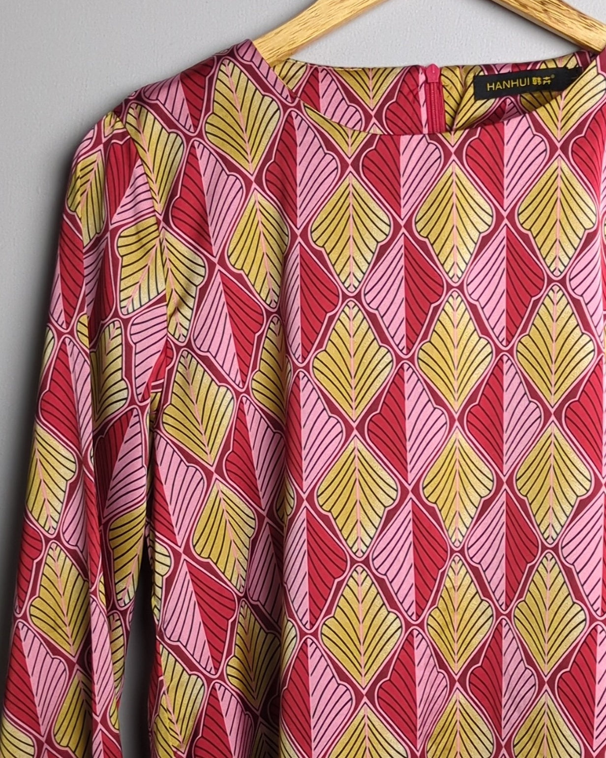 Hanhui Red Graphic Blouse