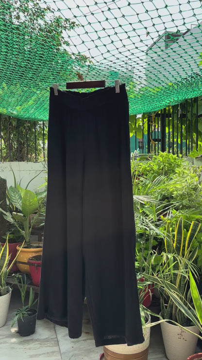 Flowy Black